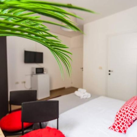 텔아비브 Perfectly Located Studio, Seaview, 2 Min To Sea! #6 아파트 외부 사진